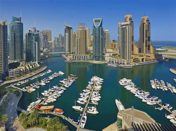 Pirates Bay Hostel Dubai Exterior foto