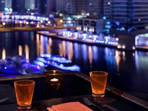Pirates Bay Hostel Dubai Exterior foto